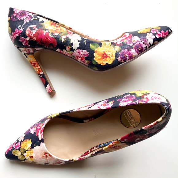 exe Shoes - NIB! Exe Floral Navy Heels